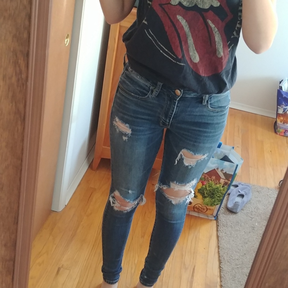 American eagle high rise ripped jeans